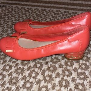 NEW W/O Tags: Dana Buchman orange low heels